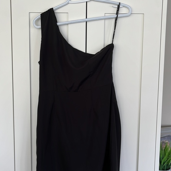 One shoulder mini black sparkle dress from forever 21. Size medium. - Picture 4 of 4